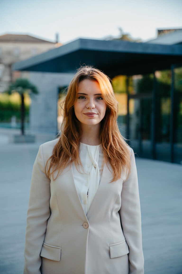 FFCE1995-AEE6-47F0-AD59-1FEF95A9638A